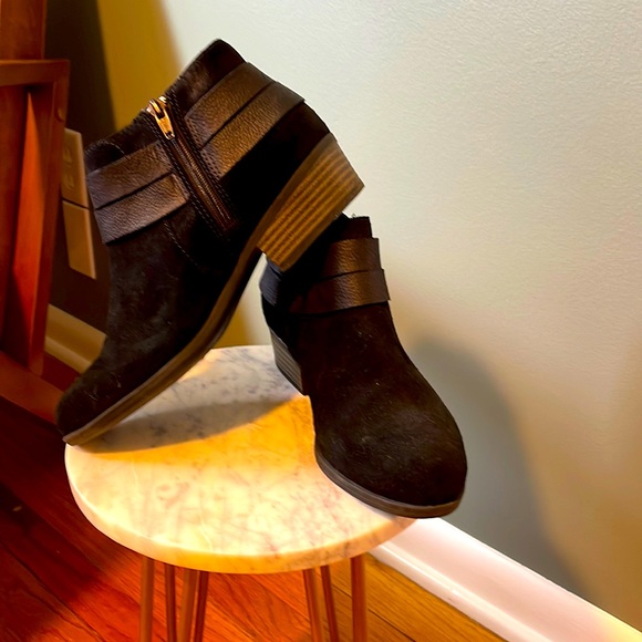 EUC Clark’s Bootie - size 7.5 - Picture 2 of 7